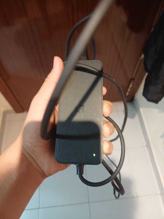 Cargador Patinete Eléctrico