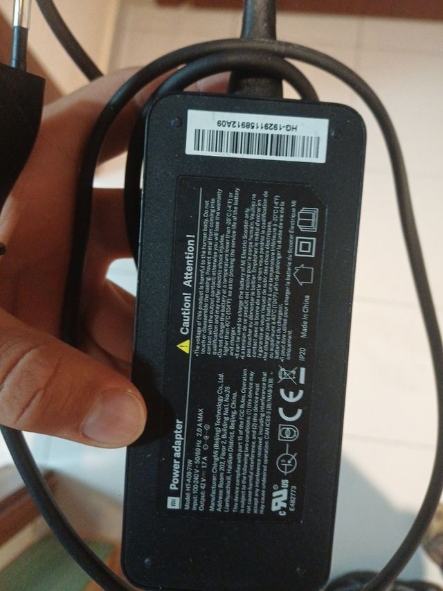 Cargador Patinete Eléctrico