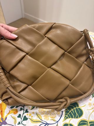 Bolso Parfois acolchado marrón