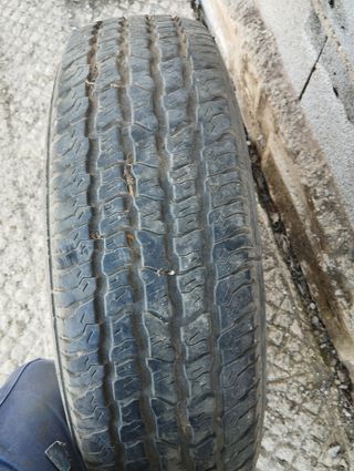 Rueda de repuesto todoterreno 