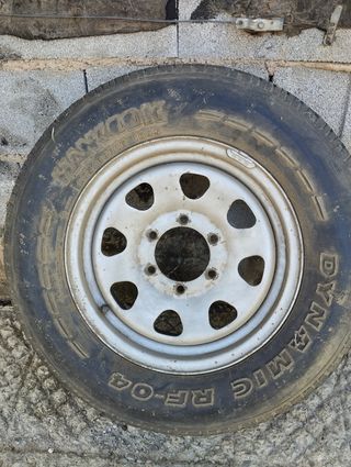 Rueda de repuesto todoterreno 