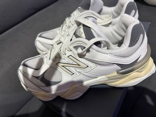 New Balance 9060 Gris y Blanco