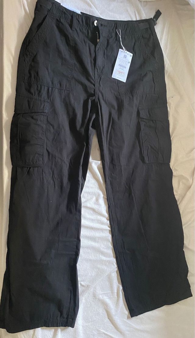 Pantalón cargo Bershka negro