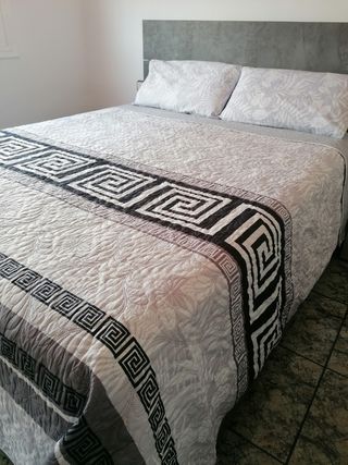 Colcha bouti gris y blanco