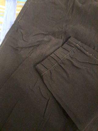 Pantalón negro de hombre