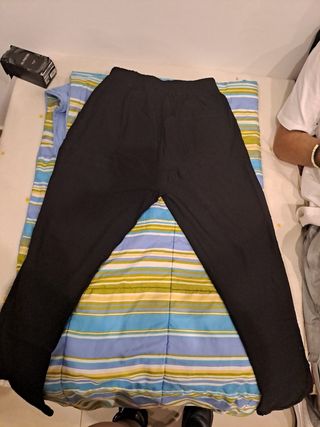 Pantalón negro de hombre