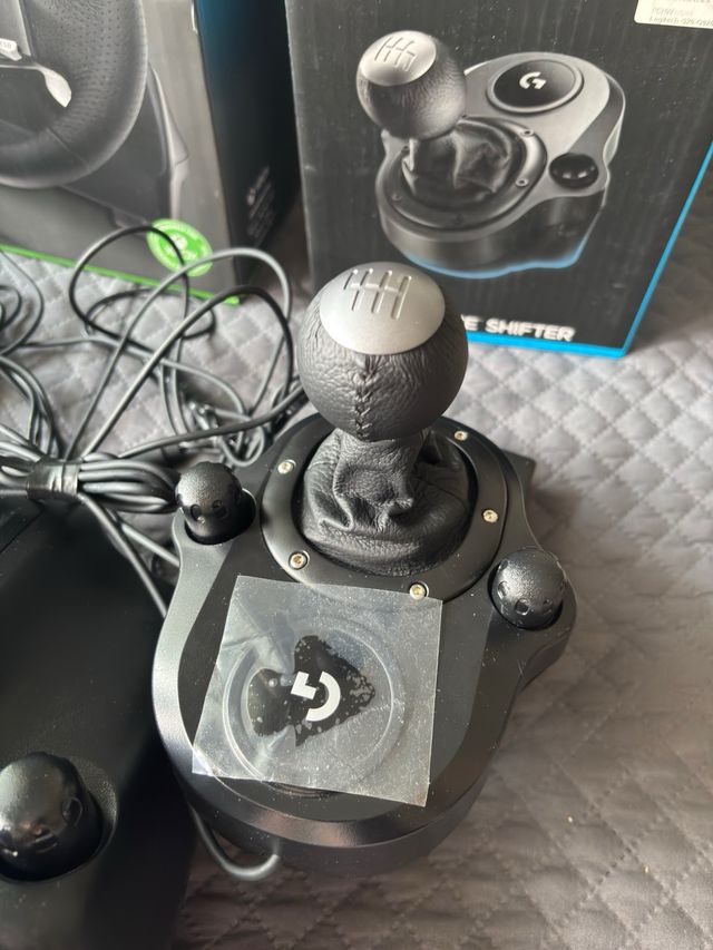 Logitech G920 Volante + Pedales + Palanca