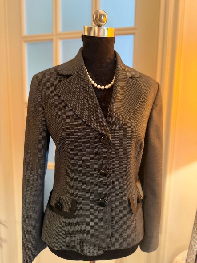 Giacca donna sagomata 3 bottoni