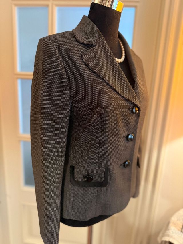 Giacca donna sagomata 3 bottoni