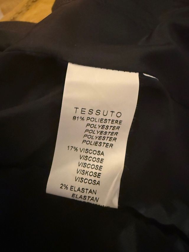 Giacca donna sagomata 3 bottoni