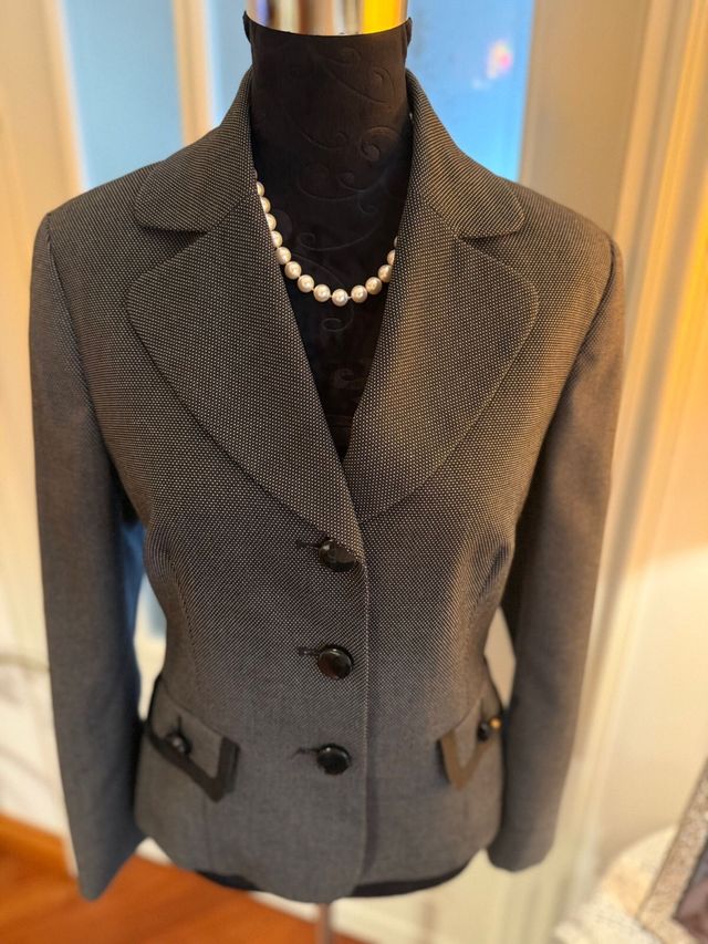 Giacca donna sagomata 3 bottoni