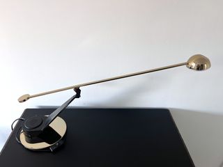 Lámpara de escritorio Fase Metal Dorada
