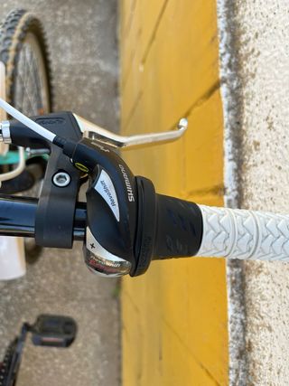 Bicicleta niña rosa y turquesa