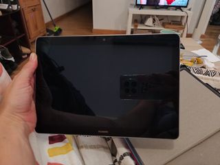 Tablet Huawei sin uso. Incluye funda rosa.
