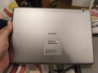 Tablet Huawei sin uso. Incluye funda rosa.