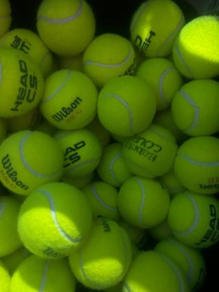 Lote 62 pelotas pádel/tenis Grado C