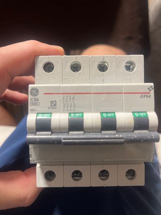 Interruptor Automático GE C50 EP64