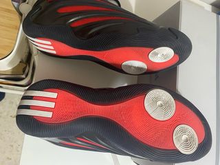 Zapatillas Adidas Harden Volume 9 rojos y negros