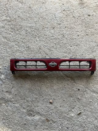 Parrilla Nissan Terrano 2