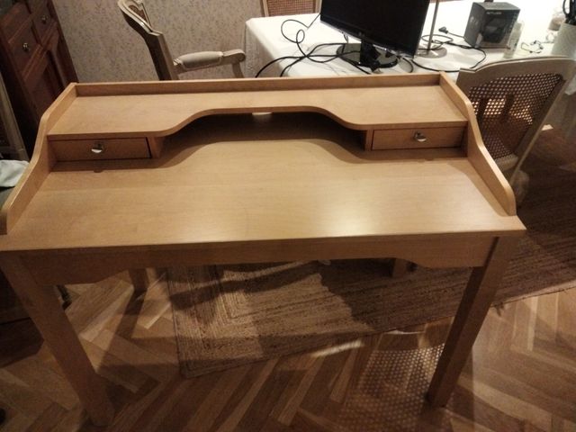 Escritorio de madera