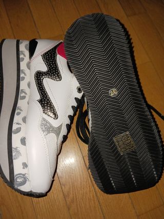 Zapatillas Manila Grace Blancas y Rojas