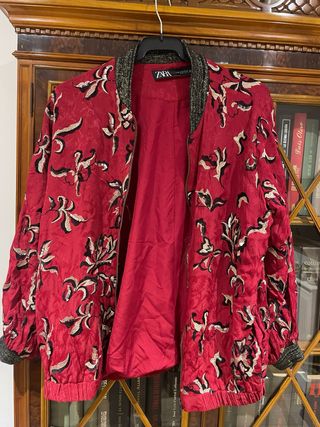 Bomber Zara Roja Lentejuelas