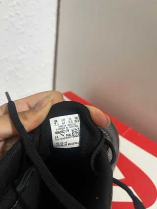 Zapatillas Puma Indoor Negras y Amarillas