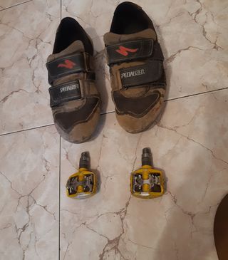 Zapatillas Ciclismo n 41, y pedales automáticos 
