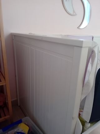 Cama diván blanca con cajones