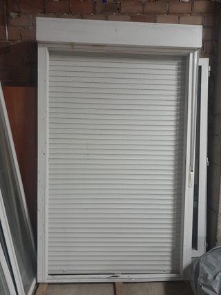 Balcón aluminio 140x210 con persiana