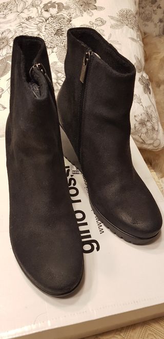 Botines de cuña negros Gino Rossi