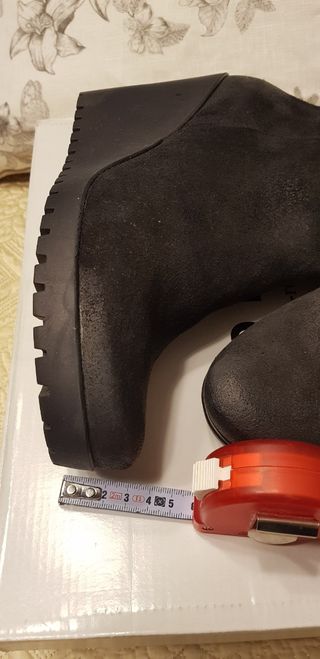 Botines de cuña negros Gino Rossi