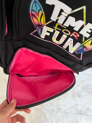 Mochila escolar negra para todas las edades