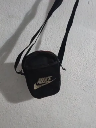 Bolso Nike Negro Pequeño