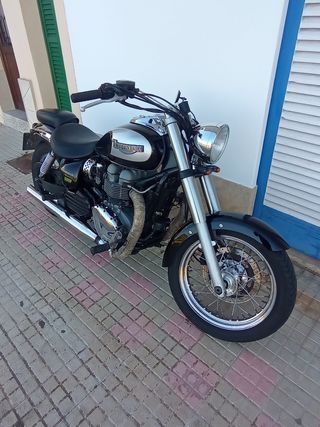 Triumph Bonneville America