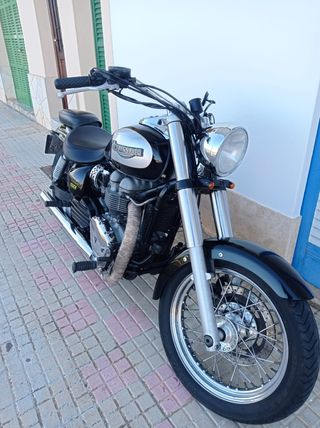 Triumph Bonneville America