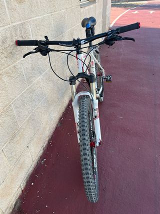 Bicicleta GT Avalanche 27,5