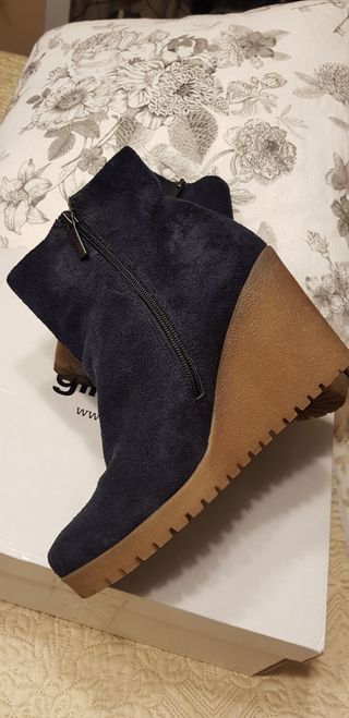 Botines cuña azul marino Gino Rossi