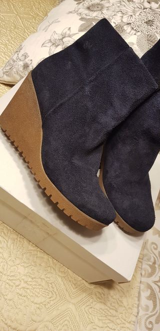Botines cuña azul marino Gino Rossi