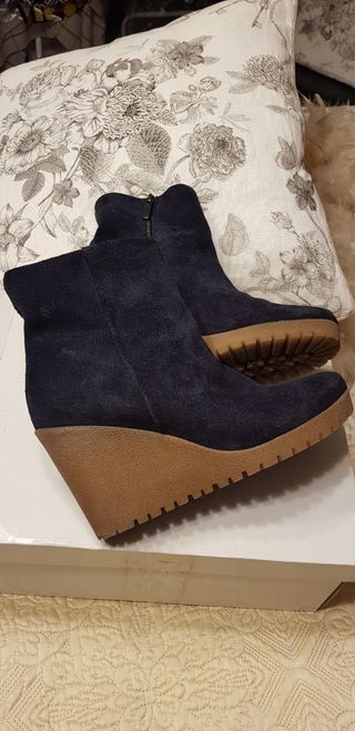 Botines cuña azul marino Gino Rossi