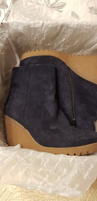 Botines cuña azul marino Gino Rossi