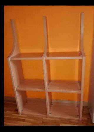 Estantería de madera