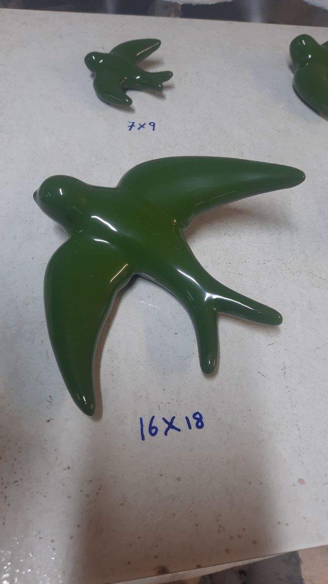 Golondrinas cerámica verde 16x18