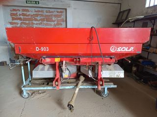Abonadora Sola D-903 2000kg
