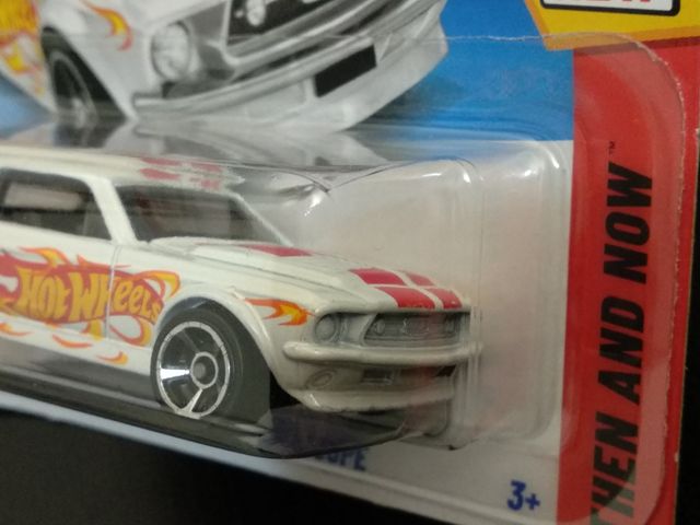 Hot Wheels '67 Ford Mustang Coupe