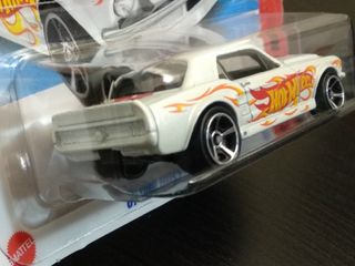 Hot Wheels '67 Ford Mustang Coupe