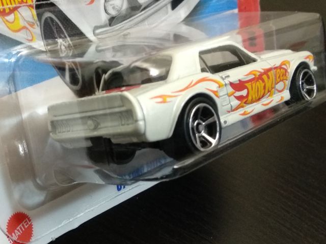 Hot Wheels '67 Ford Mustang Coupe