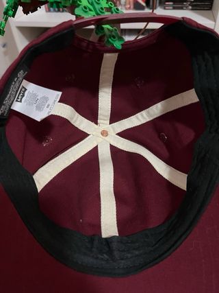 Cappello Levi's rosso