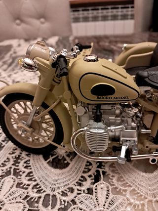Moto con sidecar escala 1:10 ideal Madelman nueva 