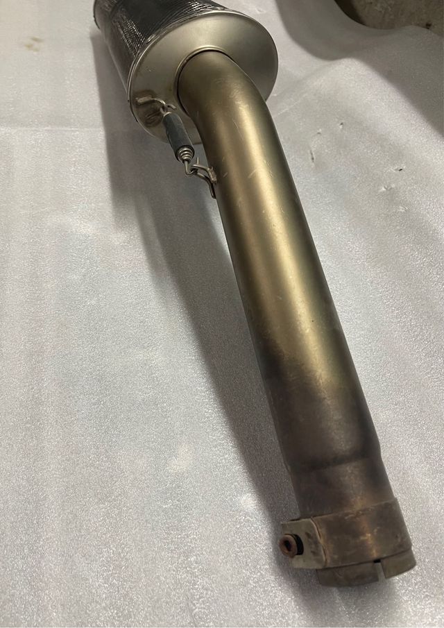 Escape Yamaha R6 1999-2005 Leovince SBK carbono